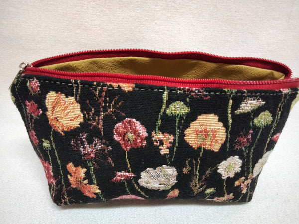 Purse wildflowers