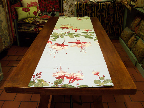 RUNNER  FUCSIA  LIGHT BLUE