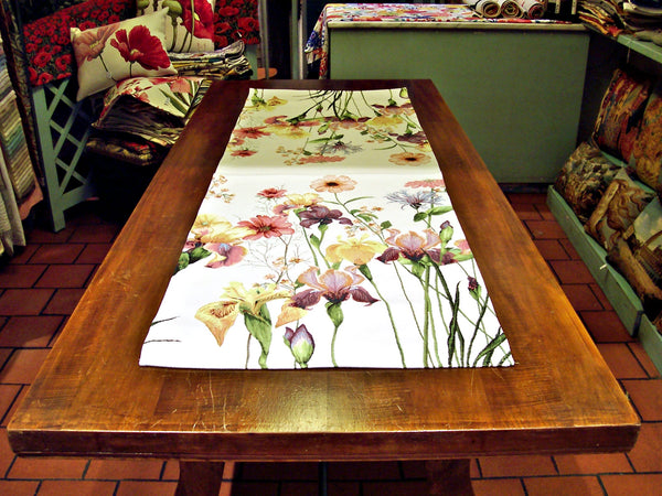 RUNNER IRIS WHITE BACK GROUND