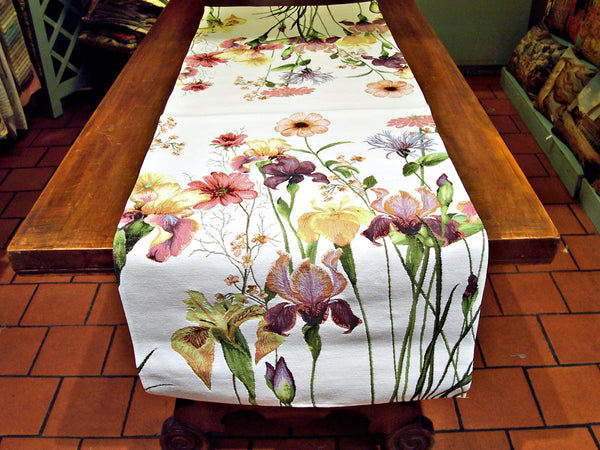 RUNNER IRIS WHITE BACK GROUND