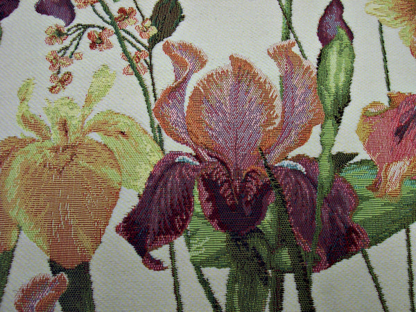 RUNNER IRIS WHITE BACK GROUND